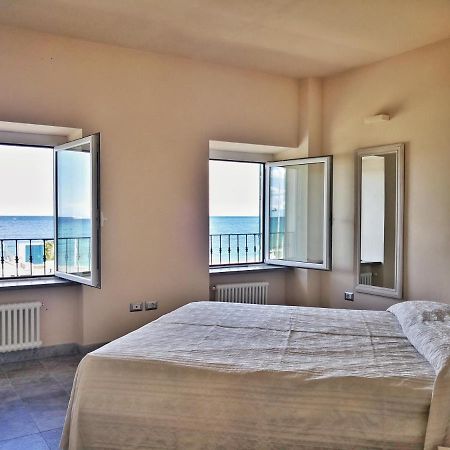 Appartamento Deluxe Con Terrazza Sul Mare Savona Exteriör bild