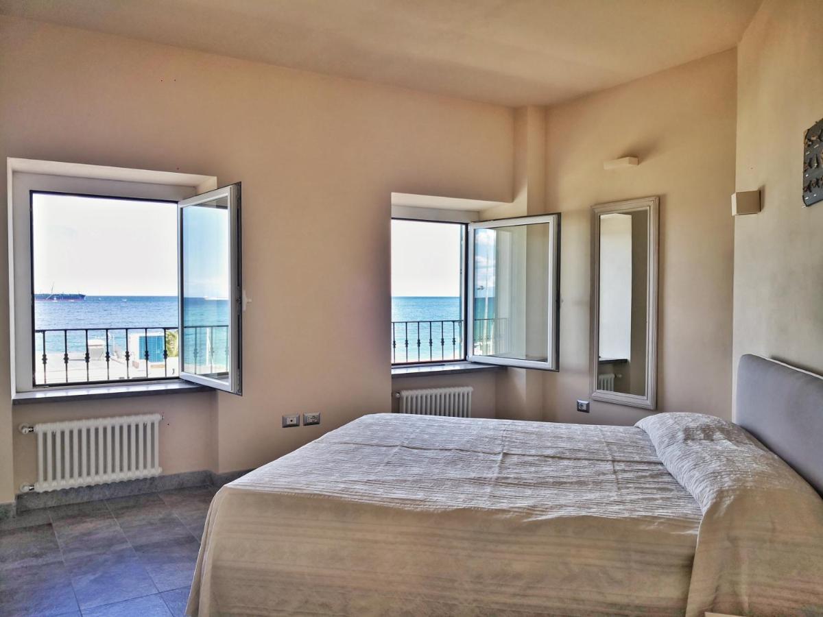 Appartamento Deluxe Con Terrazza Sul Mare Savona Exteriör bild