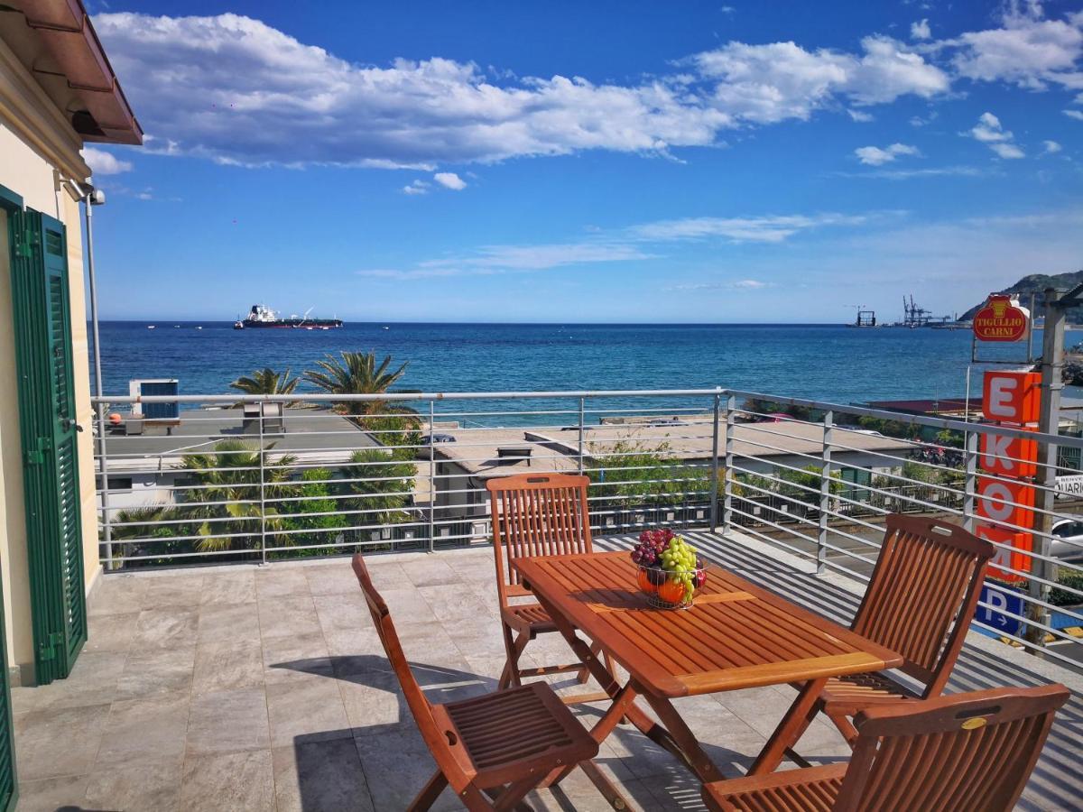 Appartamento Deluxe Con Terrazza Sul Mare Savona Exteriör bild
