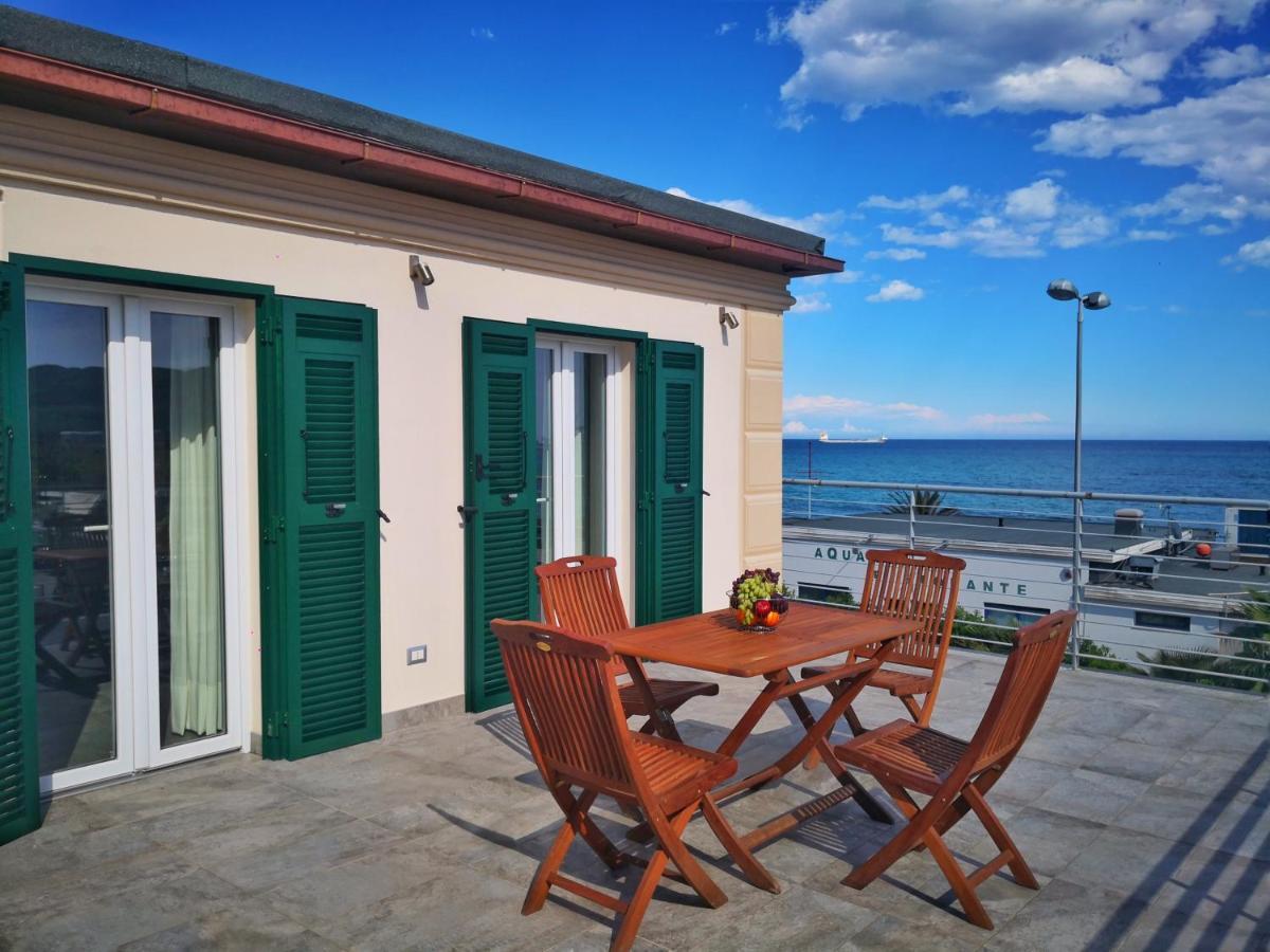 Appartamento Deluxe Con Terrazza Sul Mare Savona Exteriör bild