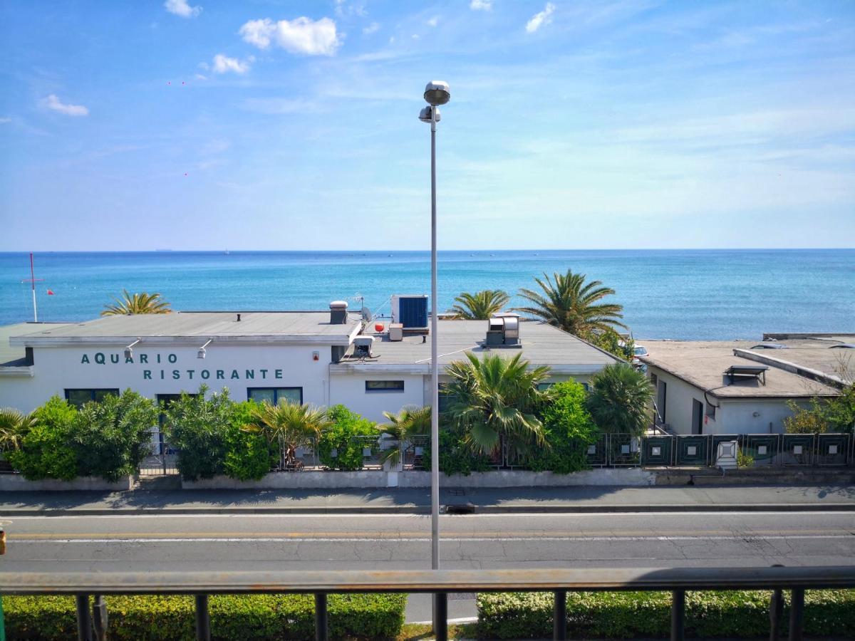 Appartamento Deluxe Con Terrazza Sul Mare Savona Exteriör bild