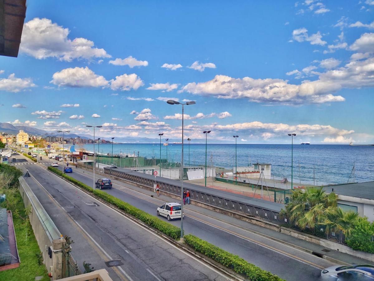 Appartamento Deluxe Con Terrazza Sul Mare Savona Exteriör bild